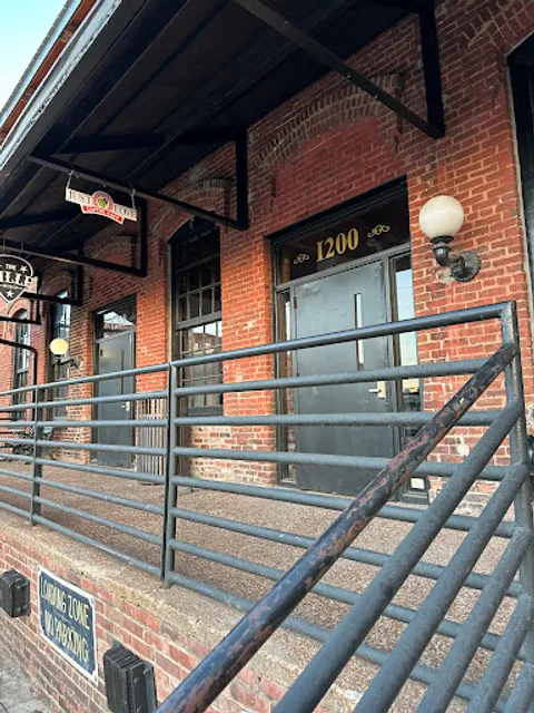 Just Love Coffee Cafe - Nashville Marathon