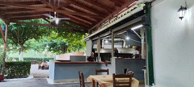 Koutavos Tavern - Restaurant