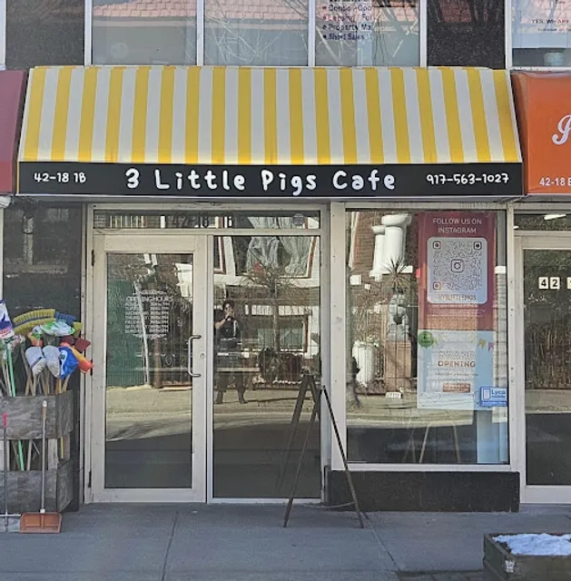 3 Little Pigs Cafe