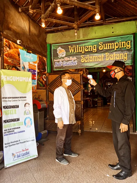Rumah Makan Khas Sunda Bale Gazeeboe Bandung