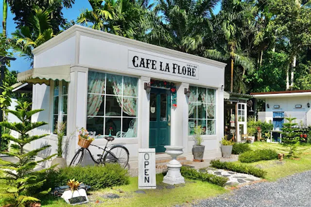 คาเฟ่ ลา ฟลอร์ @สุราษฎร์ธานี Cafe la flore @ Suratthani Thailand