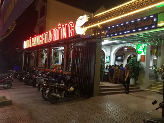 Nhà Hàng Hoa Đông