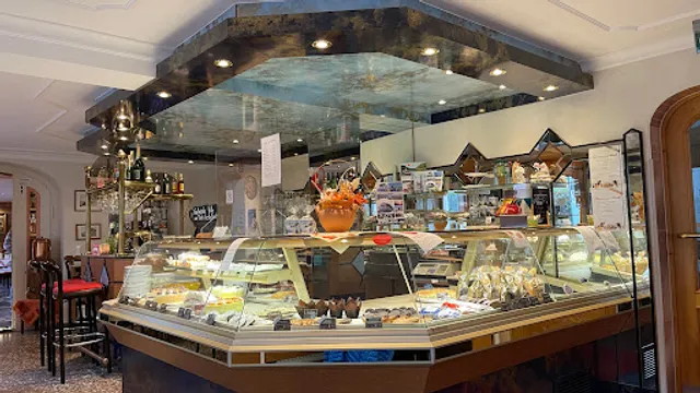 Café König - Café, Restaurant und Pension