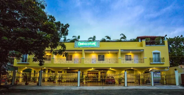 CINEMASCOPE An Apart Hotel