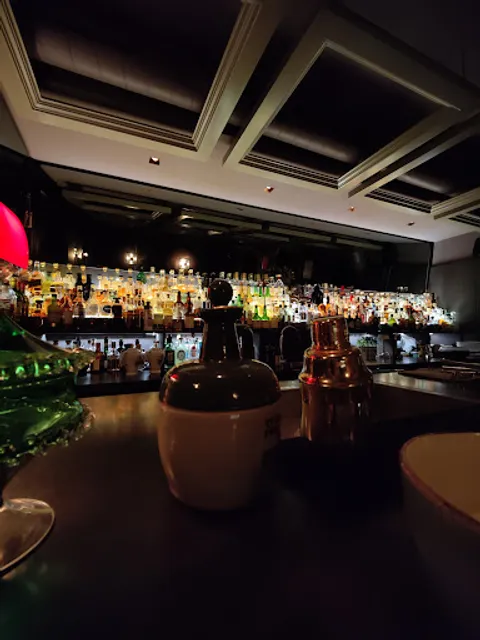 Tür 7 – American Bar Wien: We are on holiday and will be back on January 8th 2026