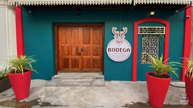 BODEGA PONDY - RESTAURANT & BAR with Rooftop