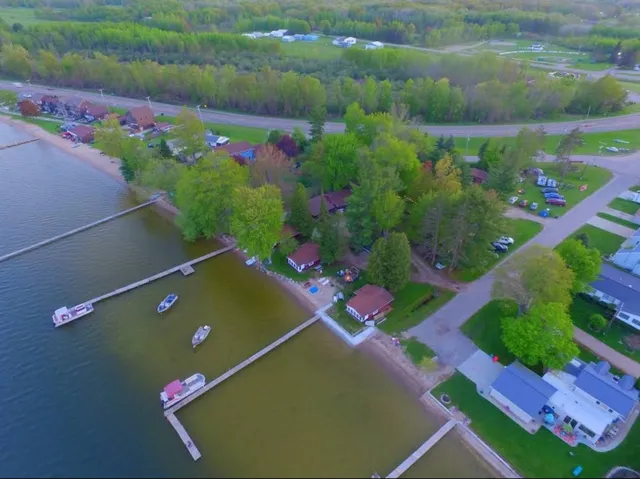 Oak Beach Resort of H.L.