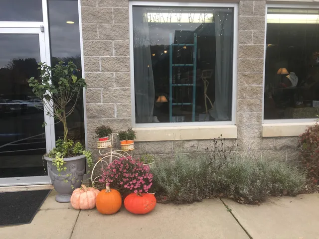 So Me Artisan Wares and Jewelers Studio