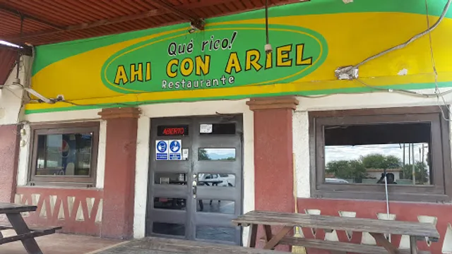 Ahi con Ariel