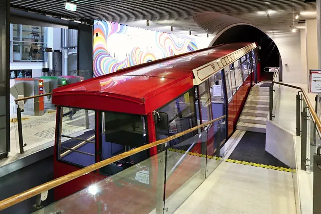 Lambton Quay - Cable Car Station