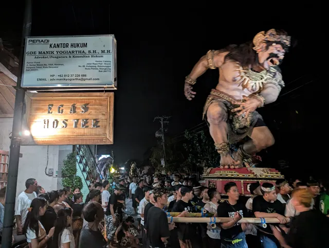 Ega S Hostel Penginapan