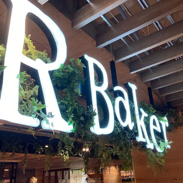 R Baker Okayamaekimaeten