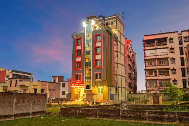 Super Townhouse OAK Holiday Grand