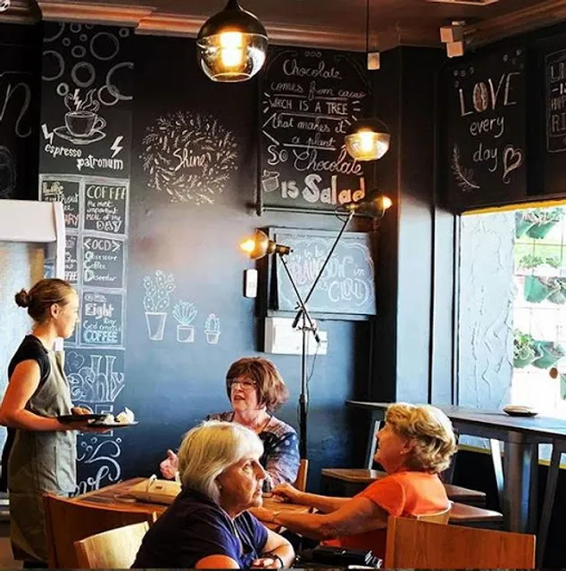 FIEND MERCHANTS - artisanal coffee, breakfast, raw treats, brunch, smoothies, pastries