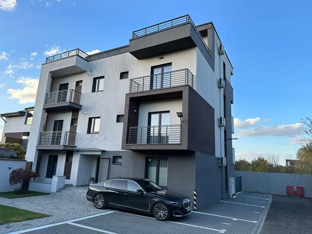 Luxury GLAM Apartments & Studios near Coresi Mall