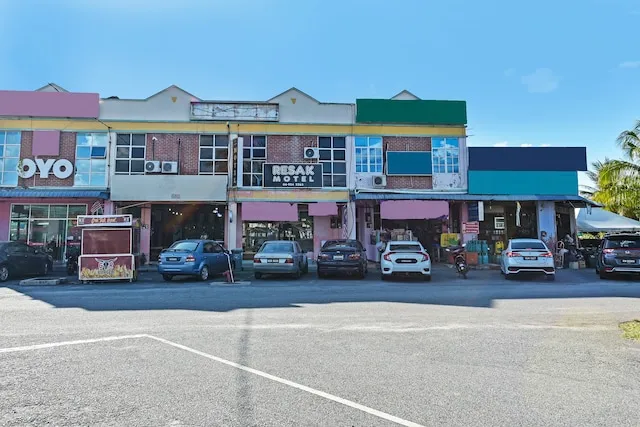 OYO 90736 Lh Resak Motel