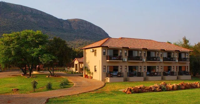 Three Oaks and an Aloe Boutique Hotel