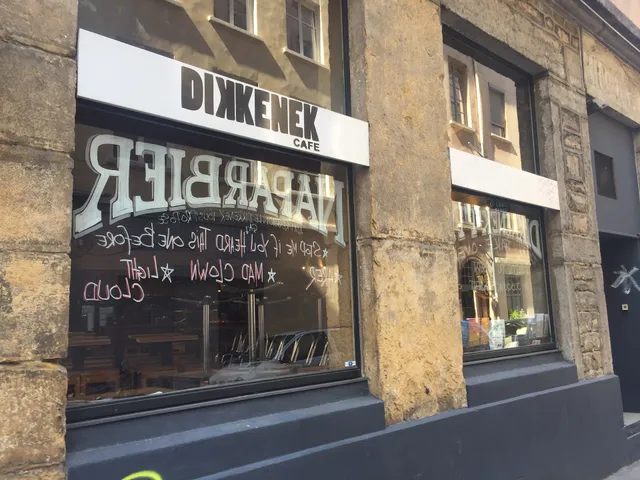 Dikkenek Café