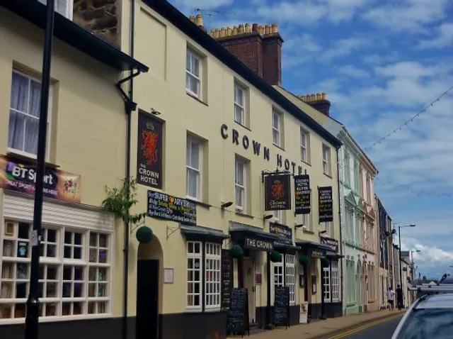 Crown Hotel Book Direct to Save