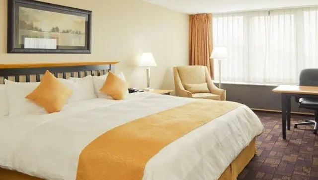 Super 6 Inn and Suites