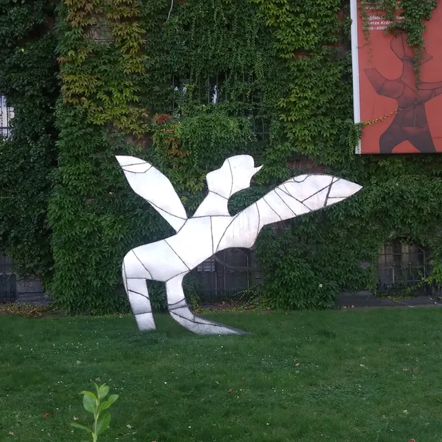 Rzeźby Rycerze Króla Artura Magdaleny Abakanowicz