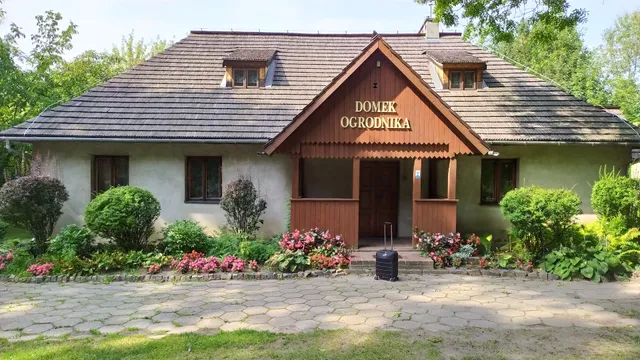 Hostel "Domek ogrodnika"