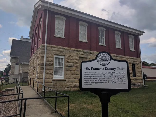 Al's Place Bike Hostel