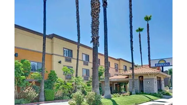 Days Inn by Wyndham West Covina