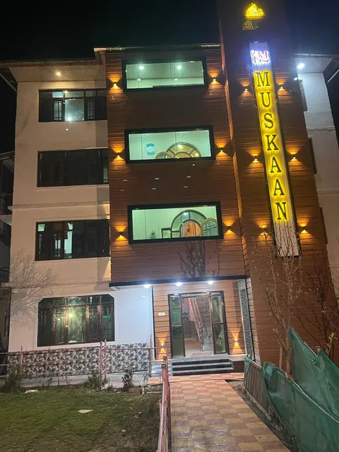 Hotel Young Muskaan Palace