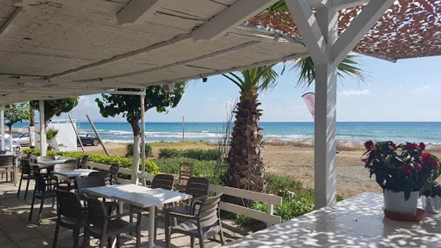 The tavern Mouries -Nikos