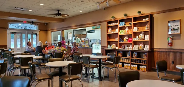 Café Du Monde Williams Blvd