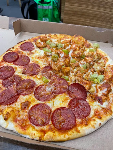 Pizzeria en hotwings IJburg