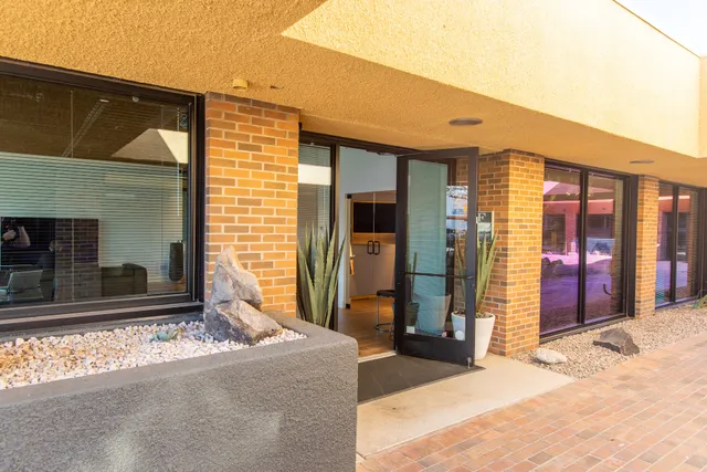 Bang & Olufsen Scottsdale