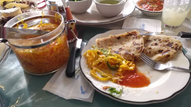 sluna restaurant & bar