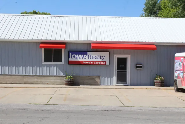 Iowa Realty - Newton