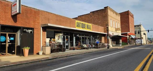 LML Riverbend Antique mall