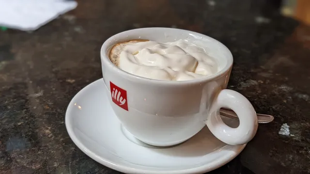 Loretta Café Bistro