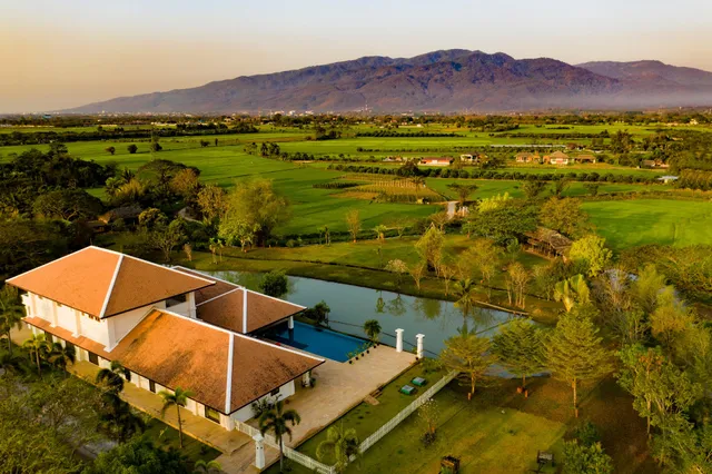 Cha Cha Moon Luxury Villa