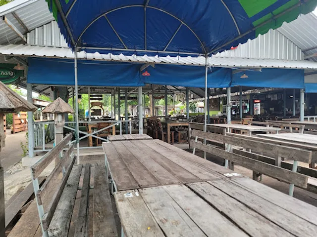 ร้านอาหารหาดแสนสำราญ