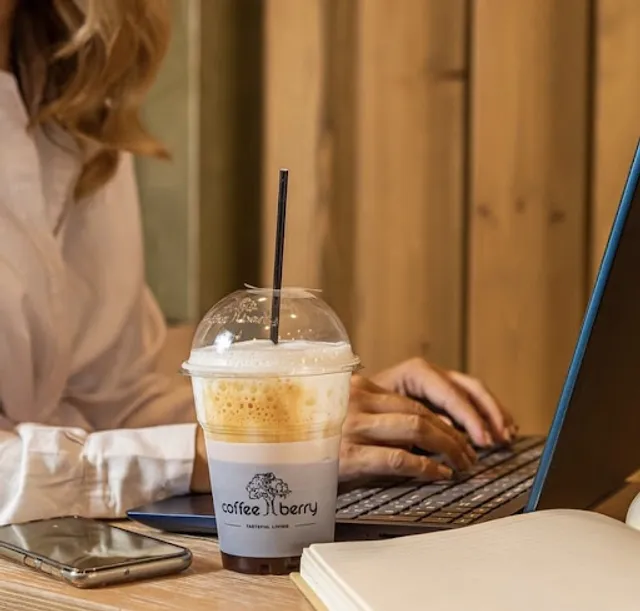 coffee berry - Άνω Γλυφάδα