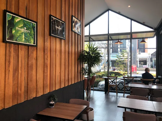 Roastniyom Coffee - ปั๊มน้ำมันบางจาก มหิดล