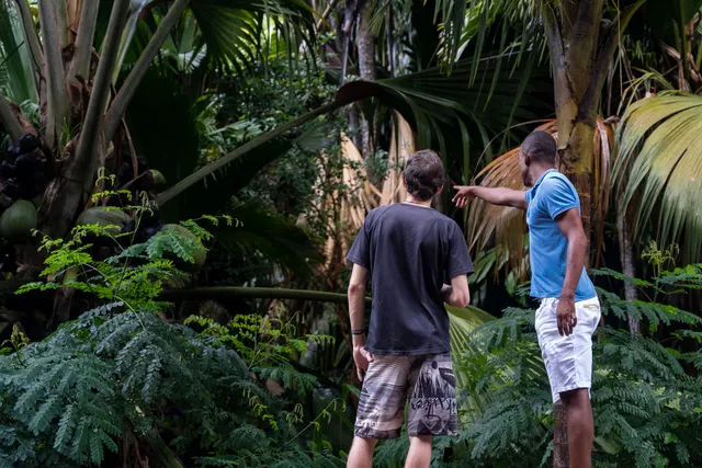 Seychellen Ausflug Deutsche Sprache . Dave's Tour praslin.