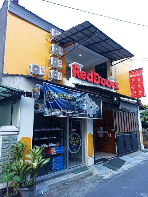 RedDoorz Syariah near Solo Square Mall