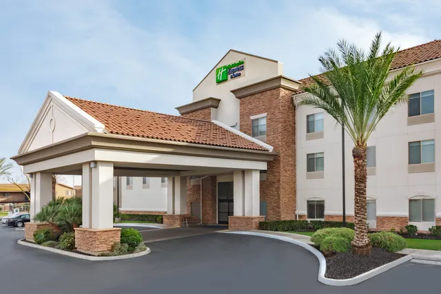 Holiday Inn Express & Suites Merced - Yosemite Natl Park Area by IHG
