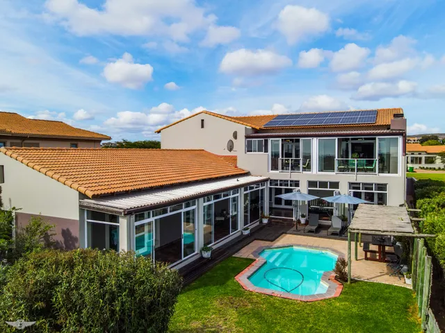 Flensborg Studios - Spacious King Golf Studios