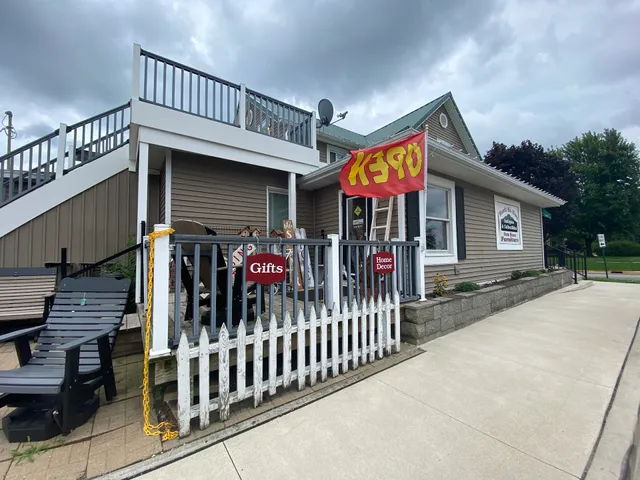 Hundt No More Antiques & Collectibles