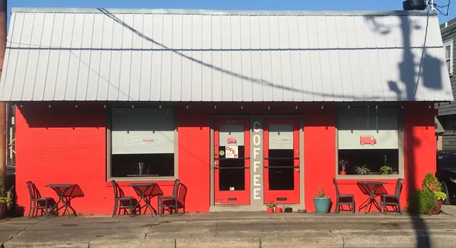 Petite Rouge Cafe & Coffee Truck