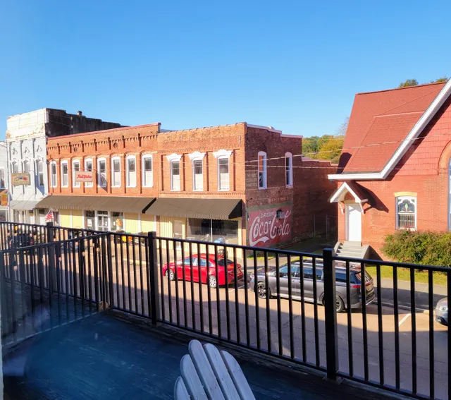 Blu-Buck Mercantile Hotel