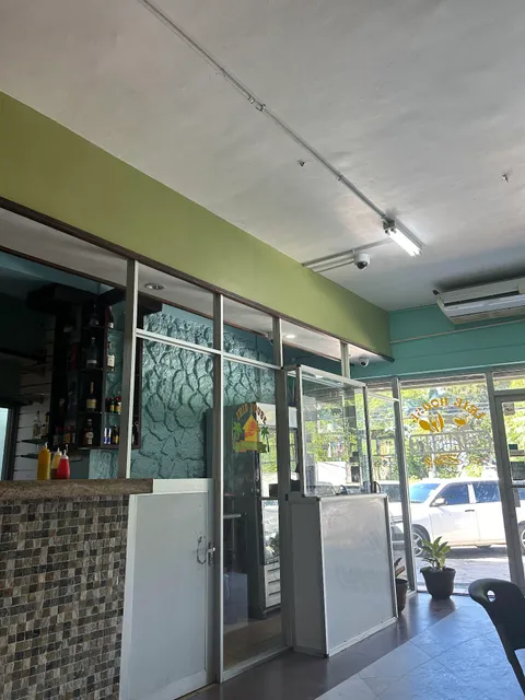 Irie House restaurant and bar