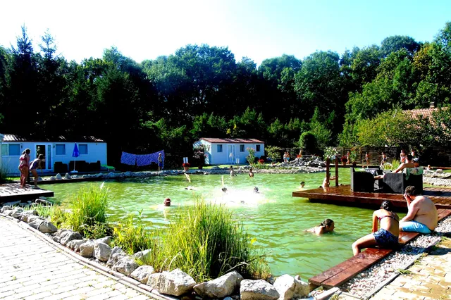 Aranykert Mobilház - Apartmanok és Öko-Fürdőtó